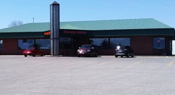 Family Video - Cheboygan - 245 Mill St (newer photo)